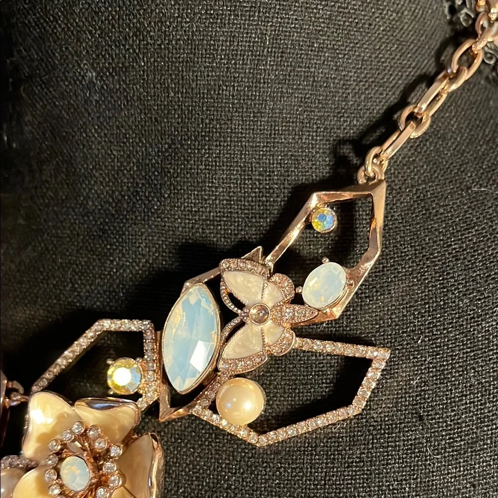 Betsey Johnson Gold Cream Floral Geometric Necklace - Picture 5 of 9